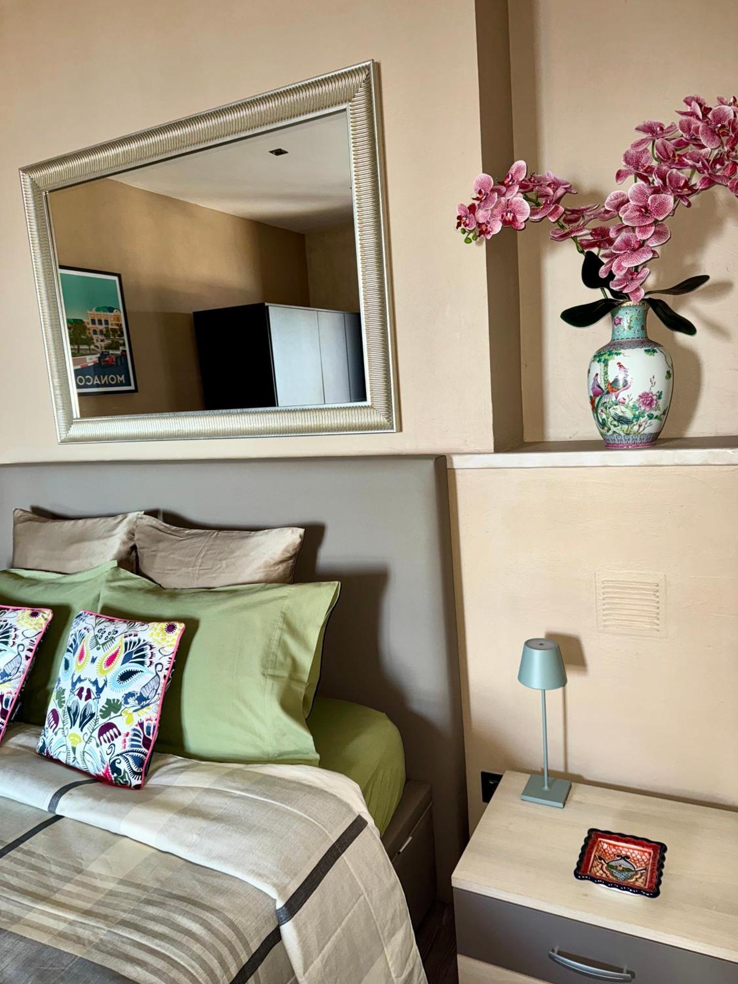 Appartement Jardin Exotique Cap-d'Ail Luaran gambar